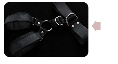 Kvalitetssæt - stropper som kæder spænde om hals sammen med håndledsspænder